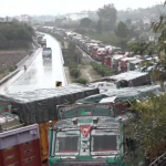 Massive Traffic Snarl On Jammu-Srinagar National Highway Due To Bad Weather
